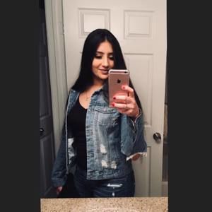 Meet your Posher, Alejandra